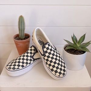 VANS checkerboard slip-ons >> size 8 women